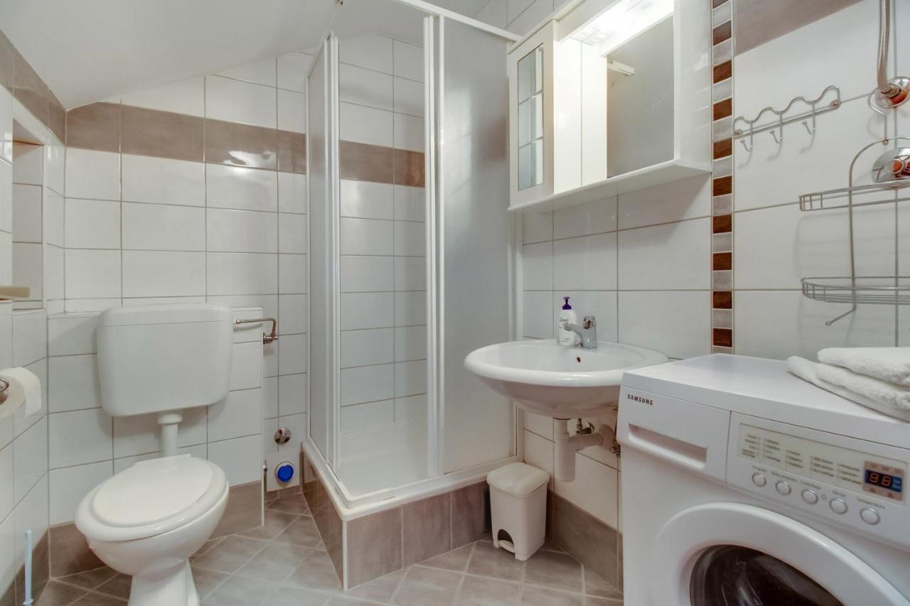 Apartments Rosa Mali Lošinj Buitenkant foto