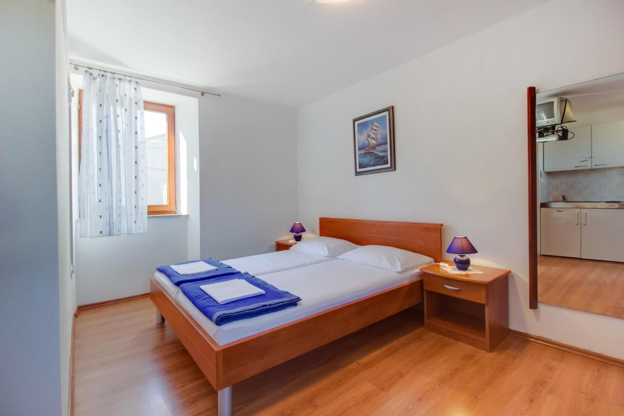 Apartments Rosa Mali Lošinj Buitenkant foto