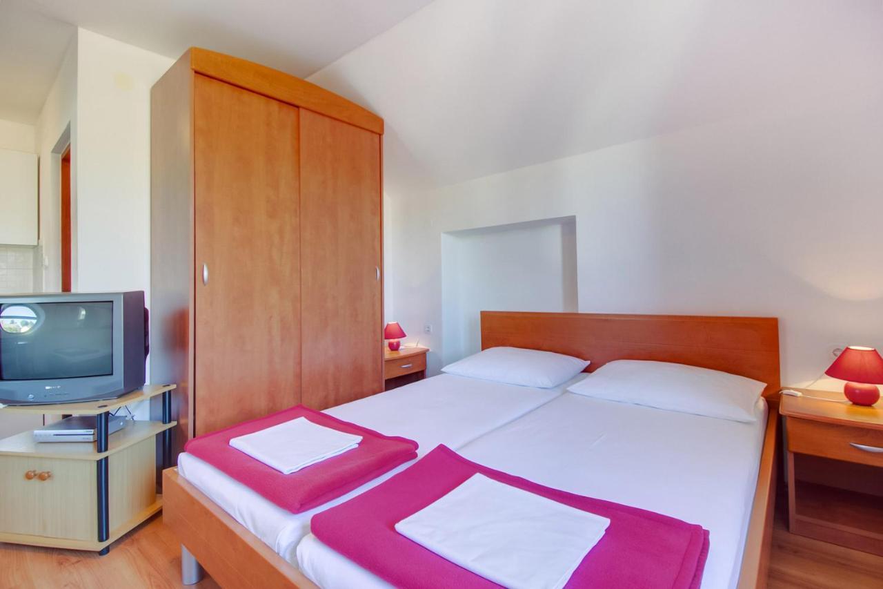 Apartments Rosa Mali Lošinj Buitenkant foto