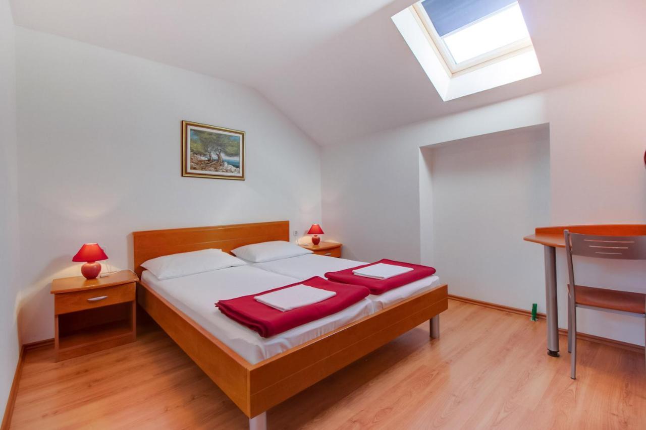 Apartments Rosa Mali Lošinj Buitenkant foto