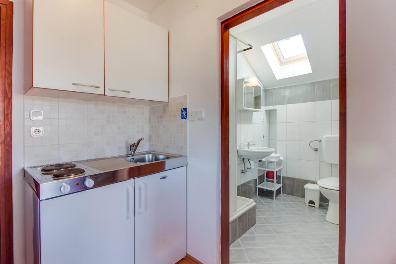 Apartments Rosa Mali Lošinj Buitenkant foto