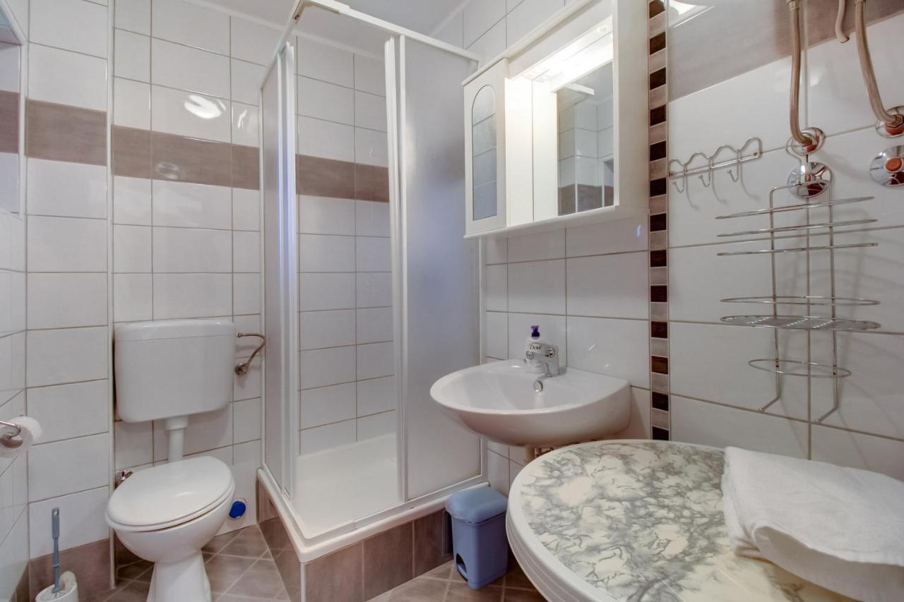 Apartments Rosa Mali Lošinj Buitenkant foto