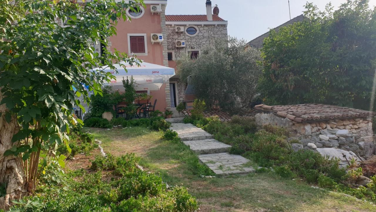 Apartments Rosa Mali Lošinj Buitenkant foto