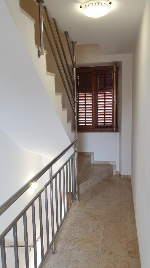 Apartments Rosa Mali Lošinj Buitenkant foto