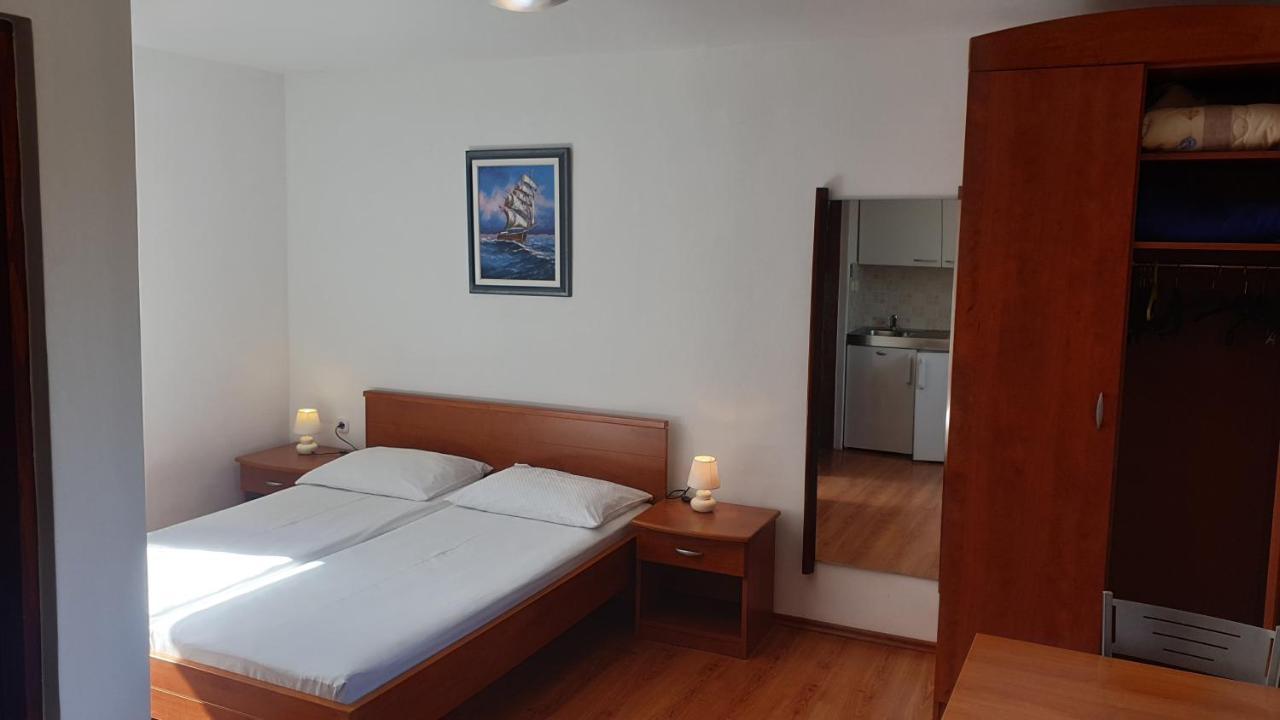 Apartments Rosa Mali Lošinj Buitenkant foto