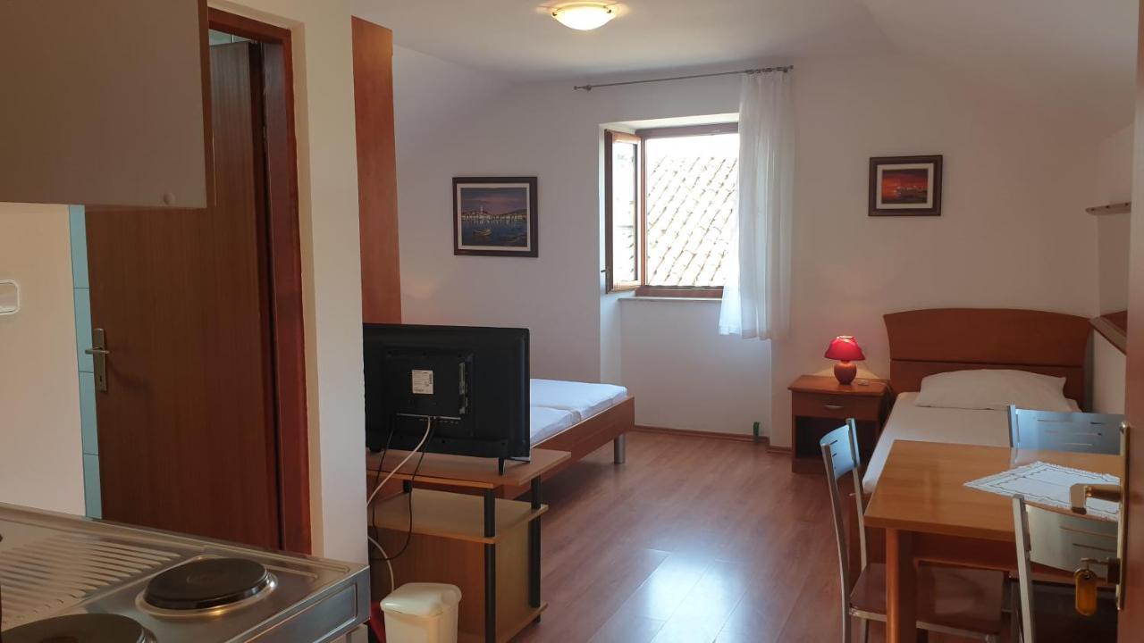 Apartments Rosa Mali Lošinj Buitenkant foto